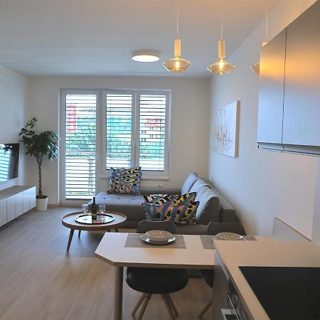New Cozy 2 Room Pink Apartment Bratislava 059 Esterno foto