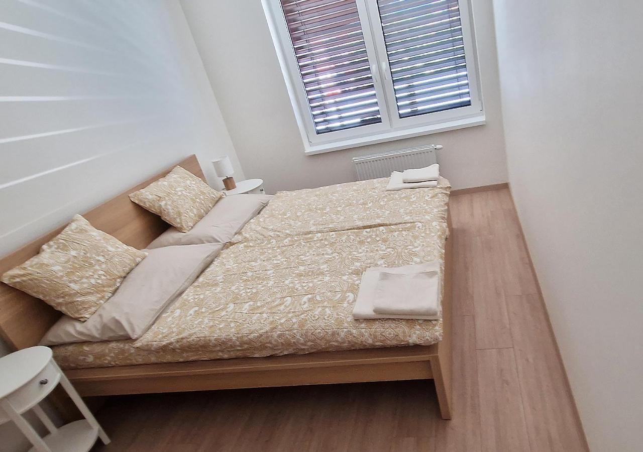 New Cozy 2 Room Pink Apartment Bratislava 059 Esterno foto