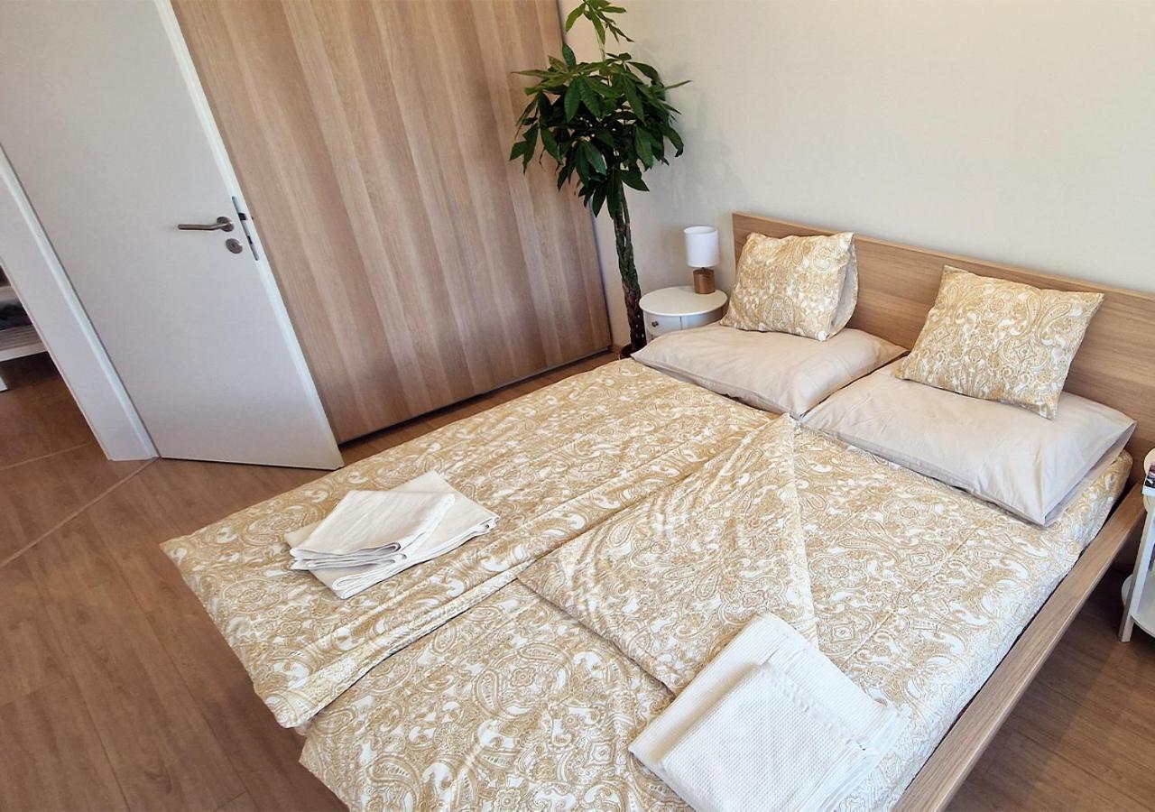 New Cozy 2 Room Pink Apartment Bratislava 059 Esterno foto