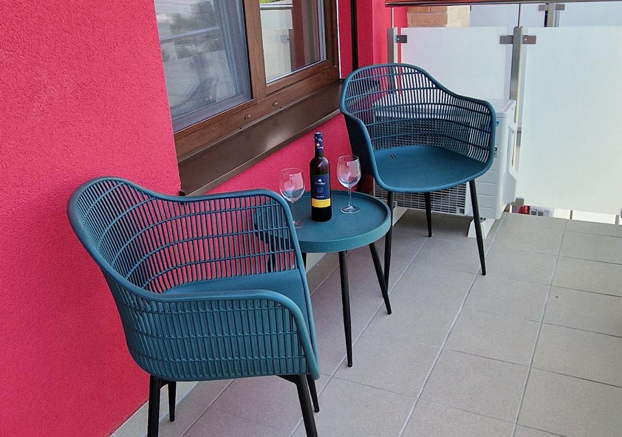 New Cozy 2 Room Pink Apartment Bratislava 059 Esterno foto
