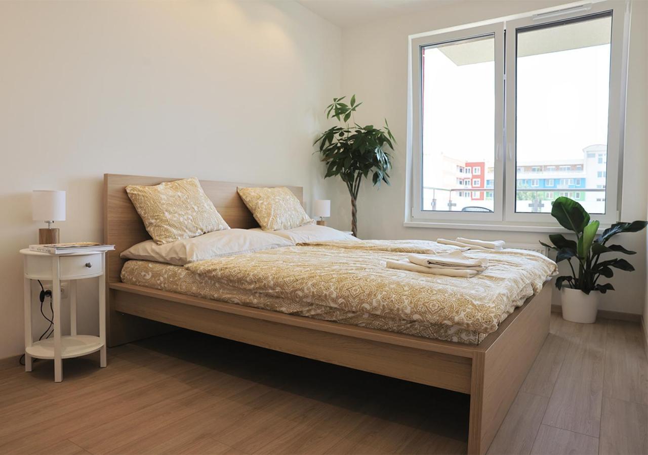 New Cozy 2 Room Pink Apartment Bratislava 059 Esterno foto