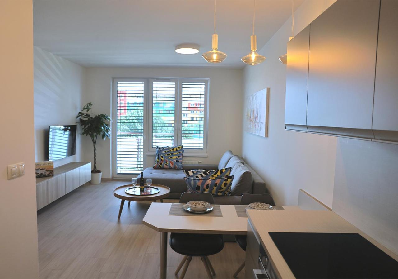 New Cozy 2 Room Pink Apartment Bratislava 059 Esterno foto