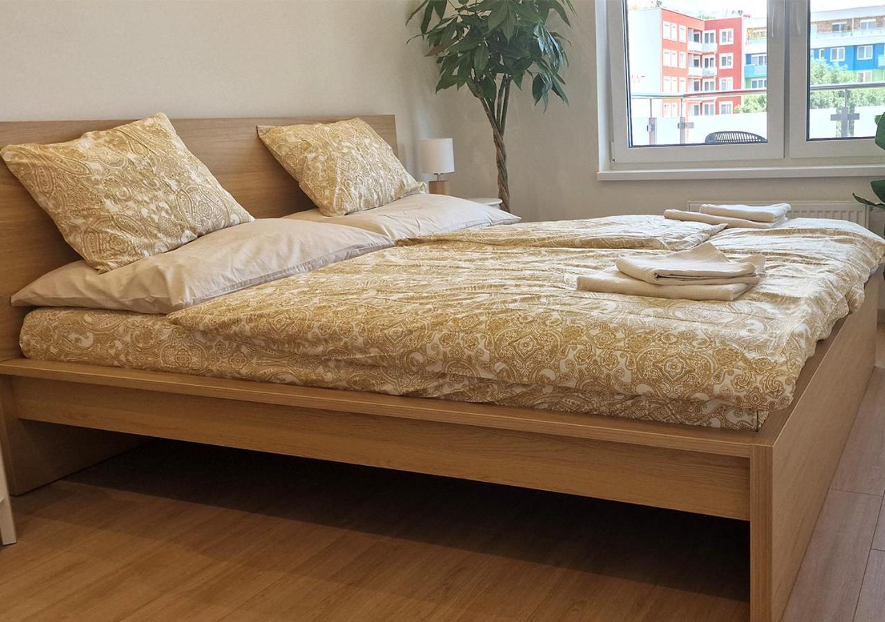 New Cozy 2 Room Pink Apartment Bratislava 059 Esterno foto